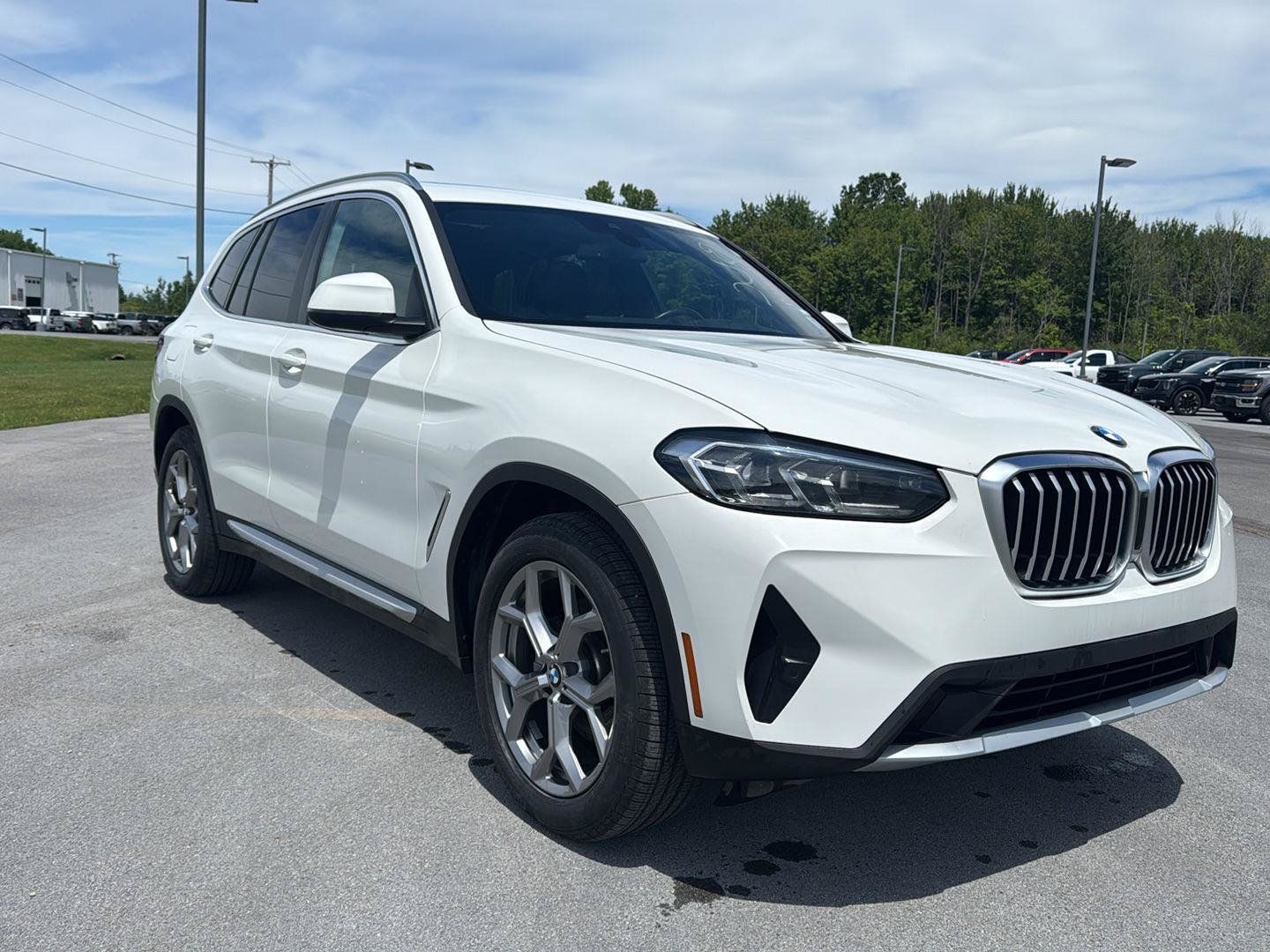 Used 2024 BMW X3 xDrive30i AWD/4WD image 1
