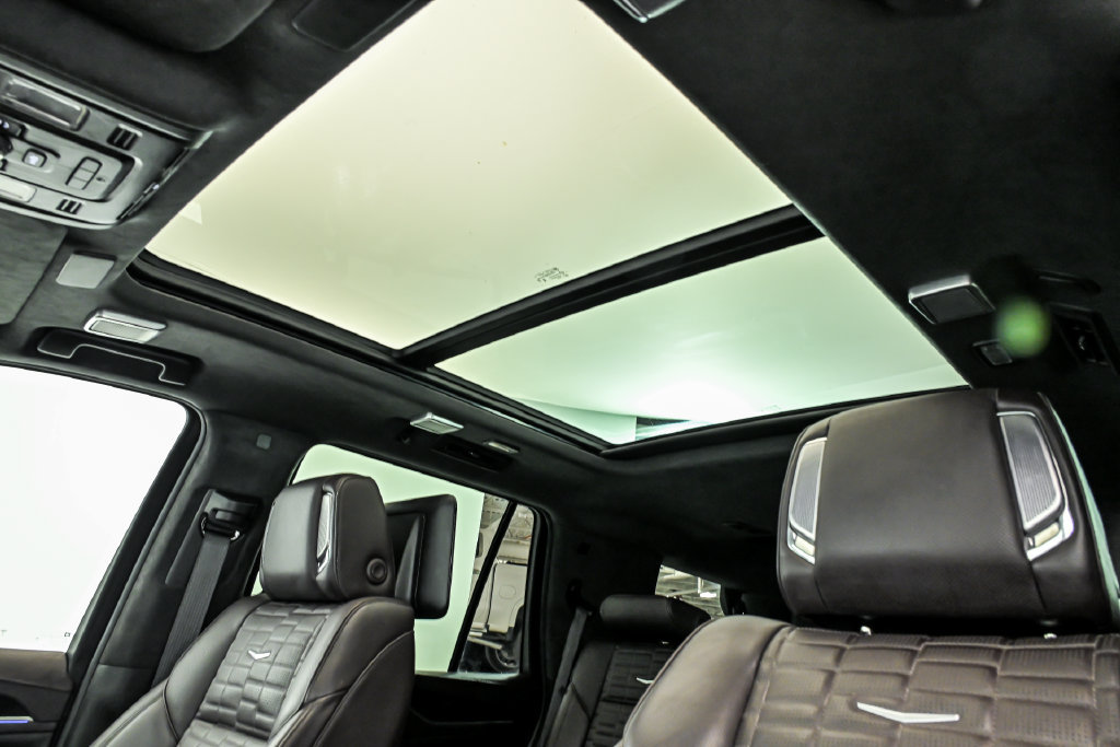 Used 2024 Cadillac Escalade Sport Platinum w/ LPO, ONYX Package AWD/4WD image 13