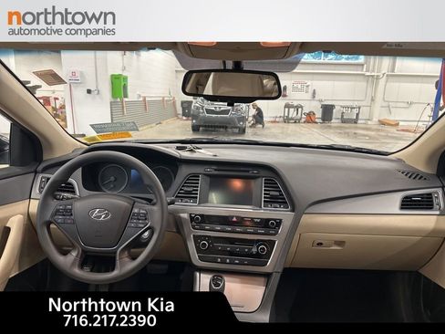 Used 2017 Hyundai Sonata SE FWD image 6