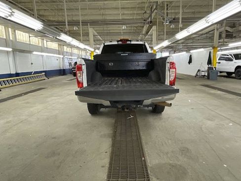 Used 2022 Ford F250 XL w/ Power Equipment Group AWD/4WD image 9
