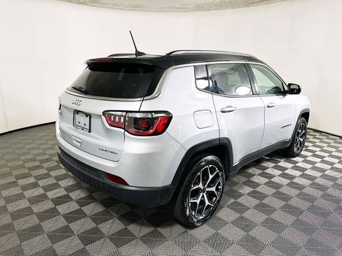Used 2025 Jeep Compass Limited AWD/4WD image 3