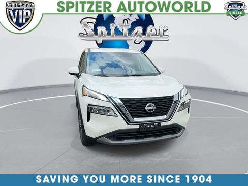 Used 2023 Nissan Rogue SV image 3