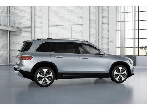 New 2026 Mercedes-Benz GLB 250 4MATIC image 18