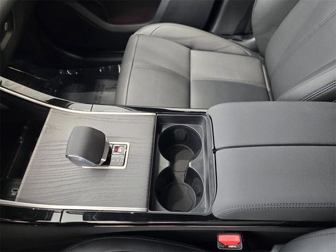 New 2026 Land Rover Range Rover Velar Dynamic SE image 13