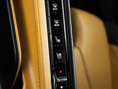 Used 2021 Chevrolet Corvette Stingray Premium Cpe w/ Z51 Performance Package RWD image 20