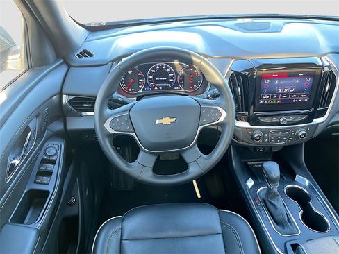 Used 2023 Chevrolet Traverse Premier image 24
