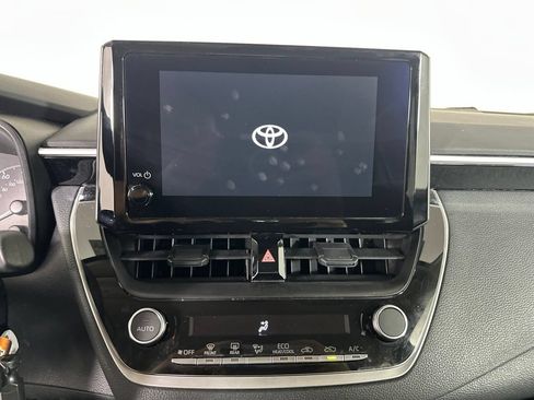 Used 2025 Toyota Corolla LE FWD image 18