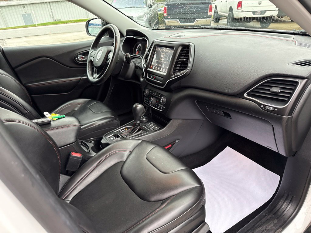 Used 2019 Jeep Cherokee Trailhawk w/ Cold Weather Group AWD/4WD image 43