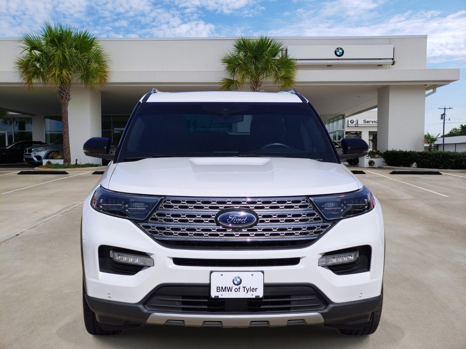 Used 2020 Ford Explorer Limited w/ Class III Trailer Tow Package RWD image 2