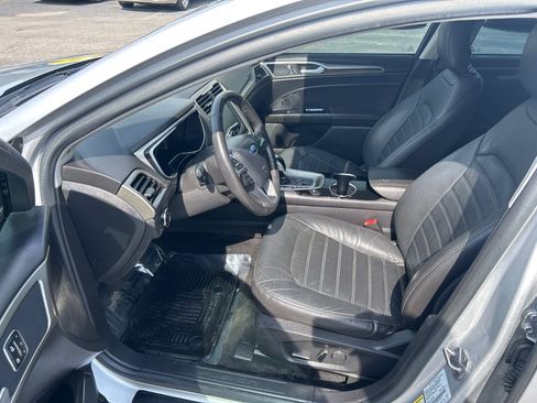 Used 2014 Ford Fusion SE w/ Equipment Group 202A FWD image 9