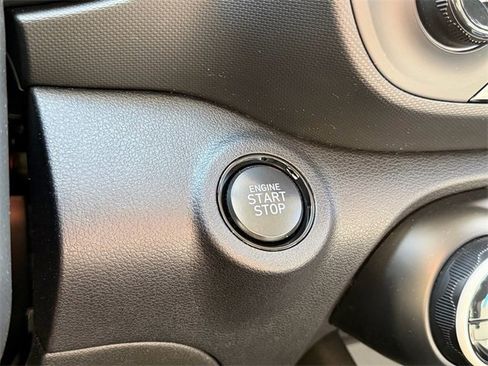 Used 2024 Hyundai Venue Limited image 19