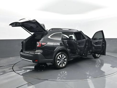 Used 2025 Subaru Outback Limited AWD/4WD image 34