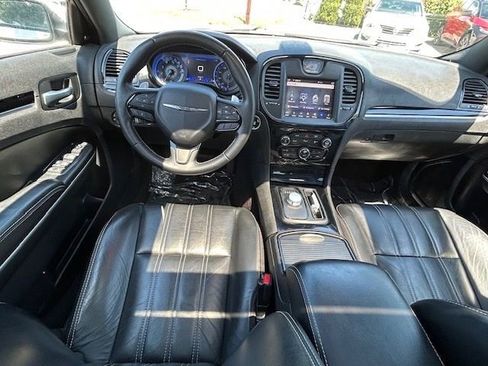 Used 2019 Chrysler 300 S w/ 300S Premium Group RWD image 19
