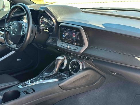 Used 2022 Chevrolet Camaro LT w/ Technology Package RWD image 17