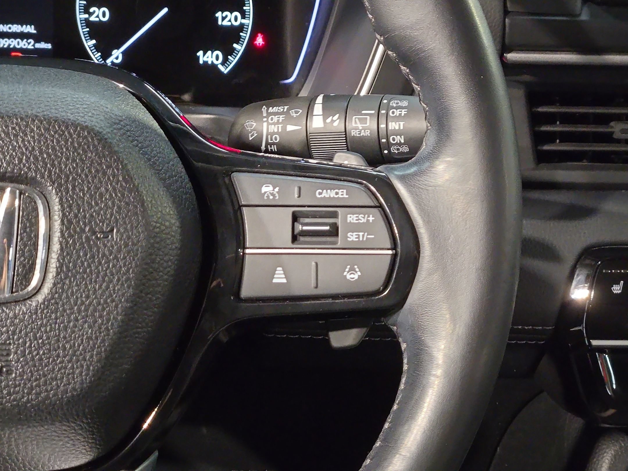 Used 2025 Honda Pilot EX-L image 28