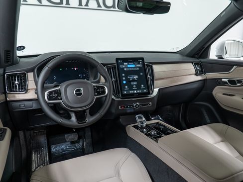 New 2026 Volvo XC90 B5 Plus w/ Protection Package image 16