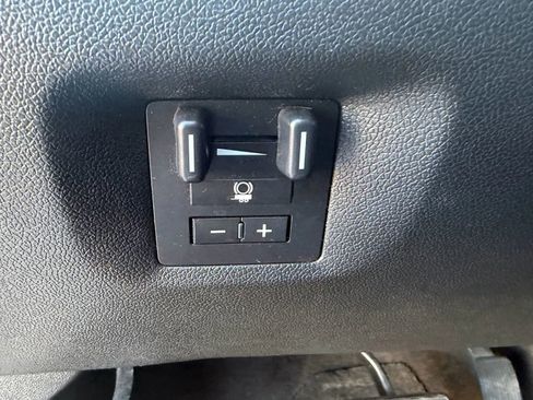 Used 2014 GMC Yukon XL SLT image 9