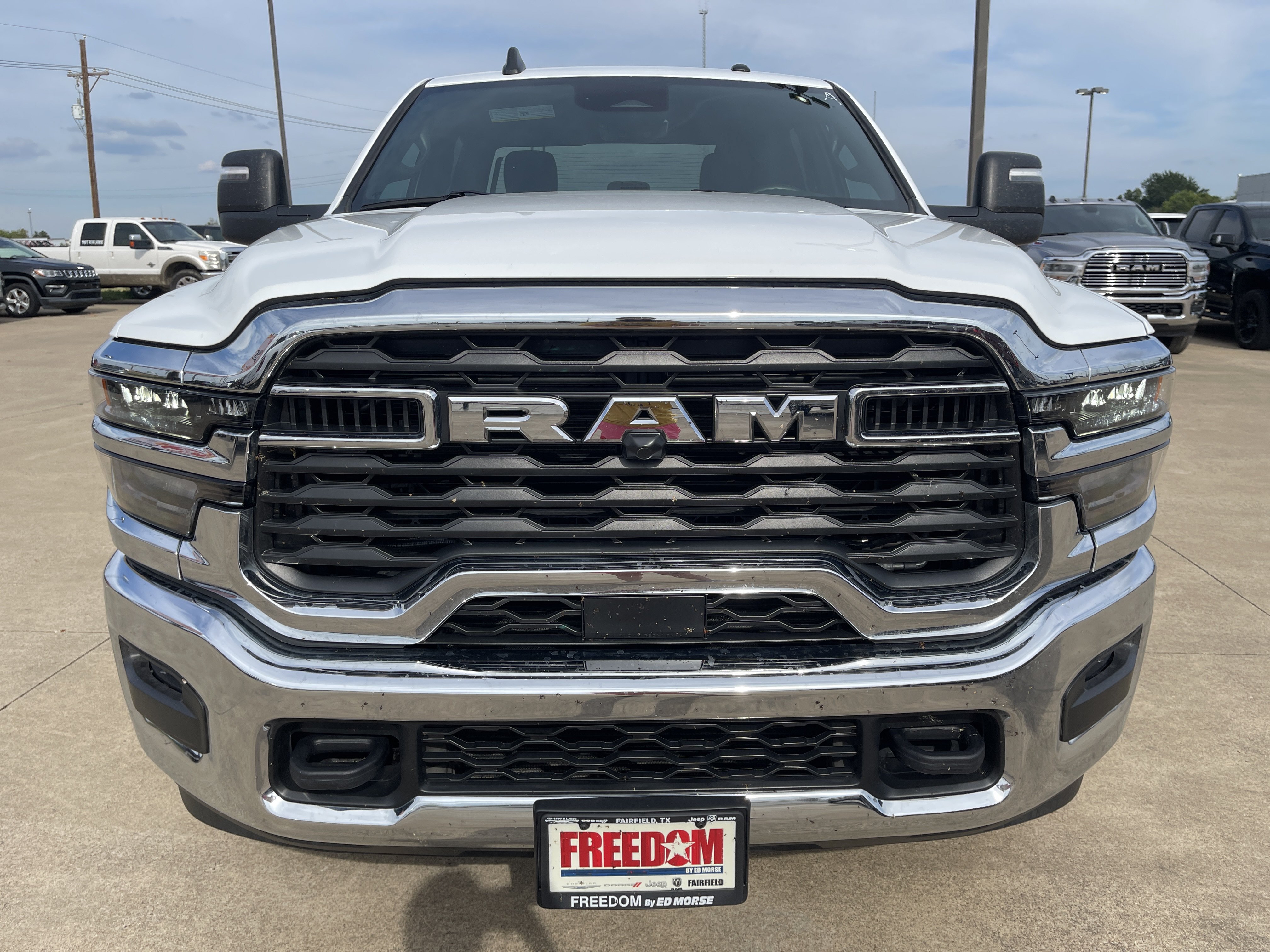 Used 2026 RAM 2500 Tradesman w/ Chrome Appearance Group AWD/4WD image 9