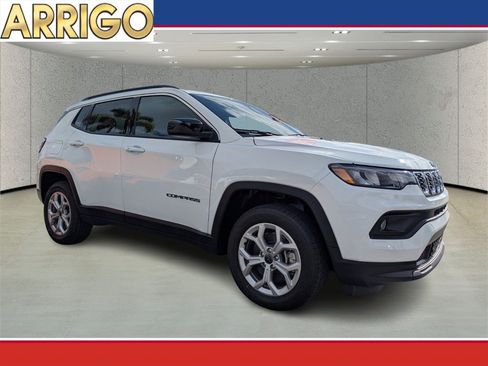 New 2026 Jeep Compass Latitude image 1