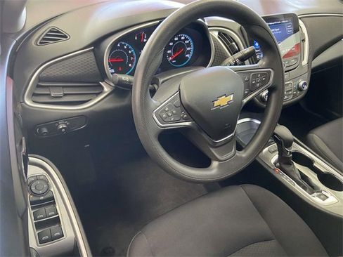 Used 2025 Chevrolet Malibu LT image 13