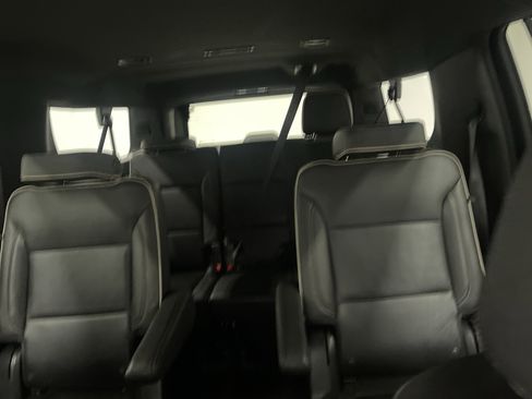Used 2023 Chevrolet Suburban Premier AWD/4WD image 11