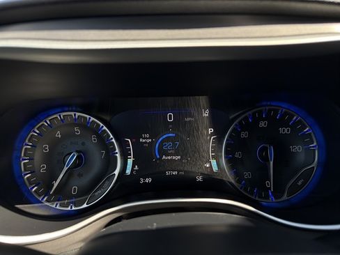Used 2025 Chrysler Pacifica Select FWD image 29