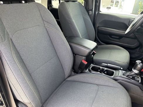 Used 2024 Jeep Wrangler Unlimited Sahara image 11