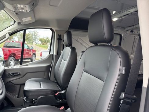New 2025 Ford Transit 250 Low Roof image 17