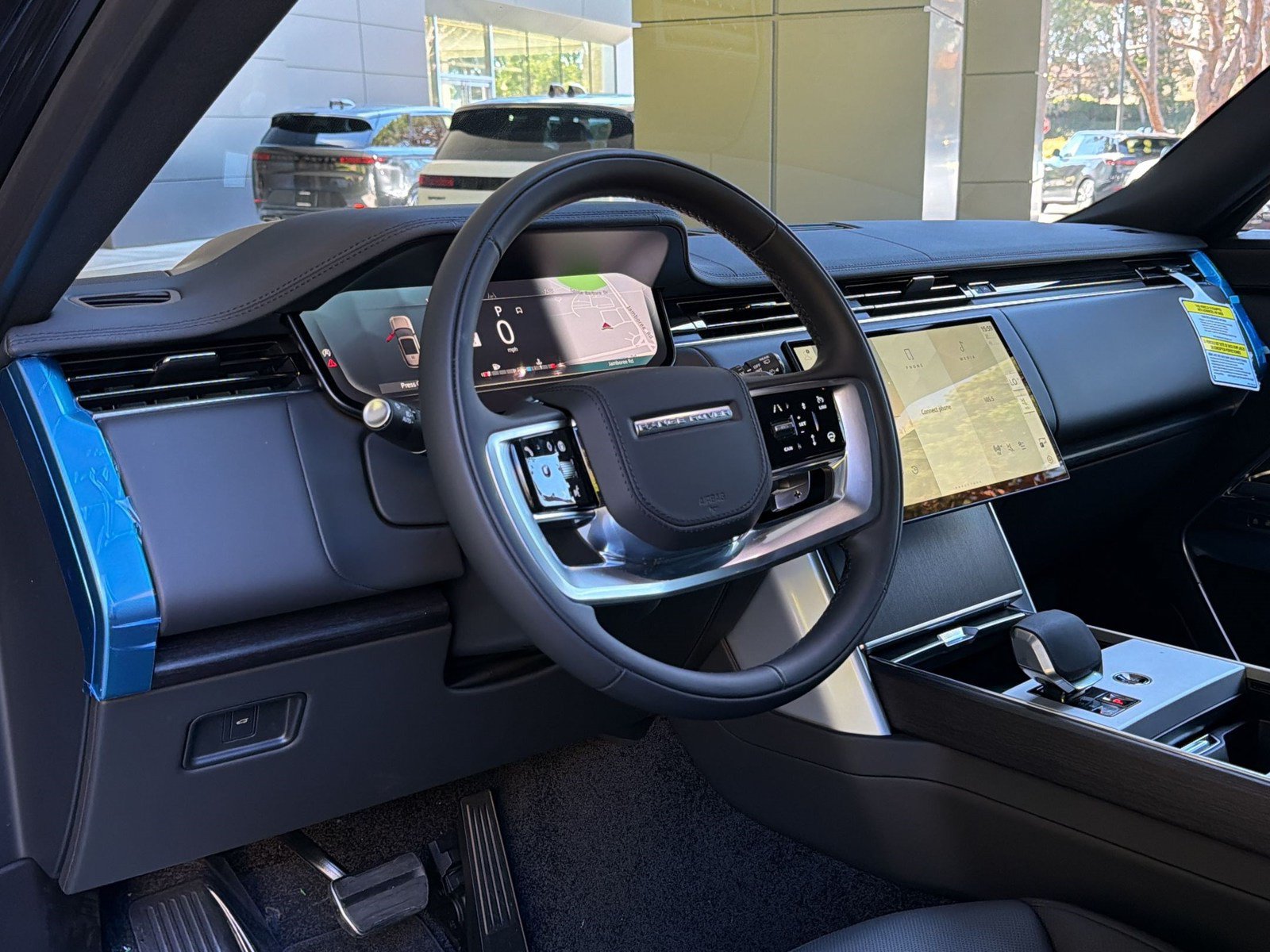 New 2026 Land Rover Range Rover Long Wheelbase SE AWD/4WD image 4