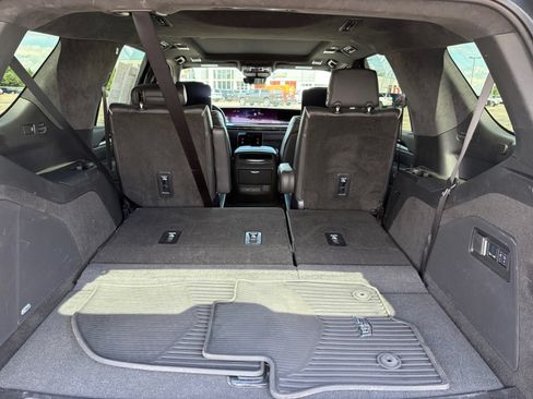 Used 2025 Cadillac Escalade Sport Platinum AWD/4WD image 18