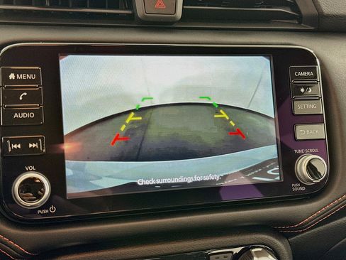 Used 2025 Nissan Versa SR FWD image 21