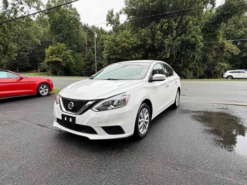 Used 2019 Nissan Sentra SV FWD image 1