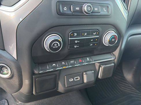 Used 2023 Chevrolet Silverado 1500 Custom AWD/4WD image 25