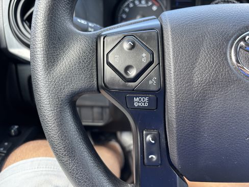 Used 2021 Toyota Tacoma SR AWD/4WD image 18
