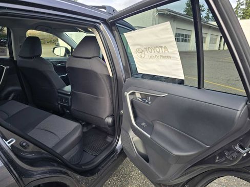 Used 2025 Toyota RAV4 XLE image 14