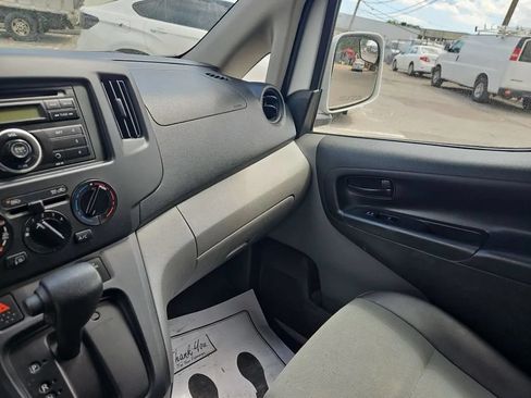 Used 2015 Nissan NV200 SV w/ Exterior Appearance Package FWD image 16