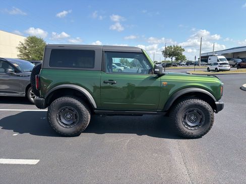 Used 2025 Ford Bronco Badlands AWD/4WD image 3
