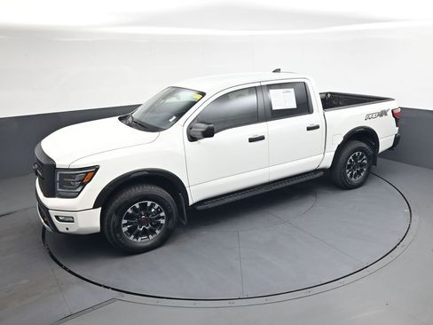Used 2023 Nissan Titan PRO-4X w/ Pro-4x Utility Package AWD/4WD image 29