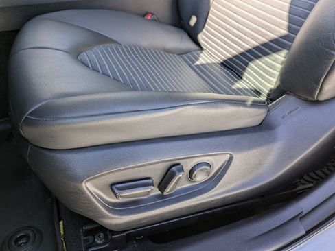 Used 2023 Toyota Camry SE image 13