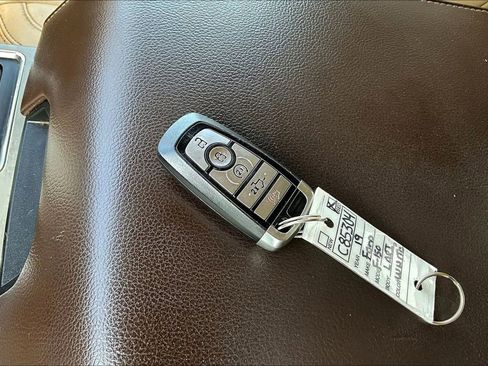 Used 2019 Ford F150 Lariat image 7