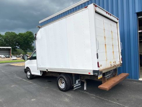 Used 2015 GMC Savana 3500 RWD image 3