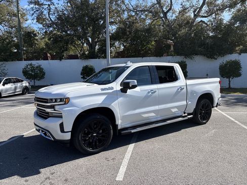 Used 2020 Chevrolet Silverado 1500 High Country w/ Technology Package image 2