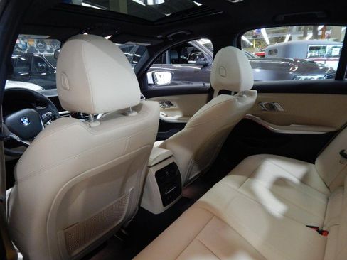 Used 2019 BMW 330i xDrive Sedan w/ Convenience Package image 34