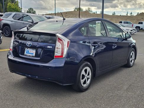 Used 2013 Toyota Prius Two FWD image 5