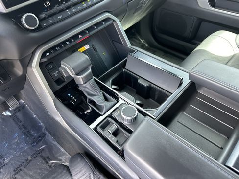 Used 2024 Toyota Tundra Platinum AWD/4WD image 26