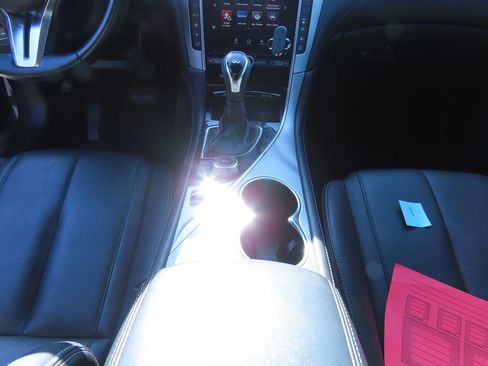 Used 2017 INFINITI Q60 w/ Cargo Package image 9