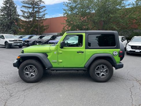 Used 2018 Jeep Wrangler Sport AWD/4WD image 2