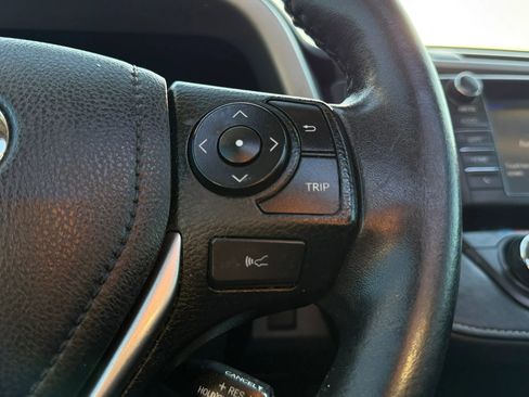 Used 2017 Toyota RAV4 XLE FWD image 19