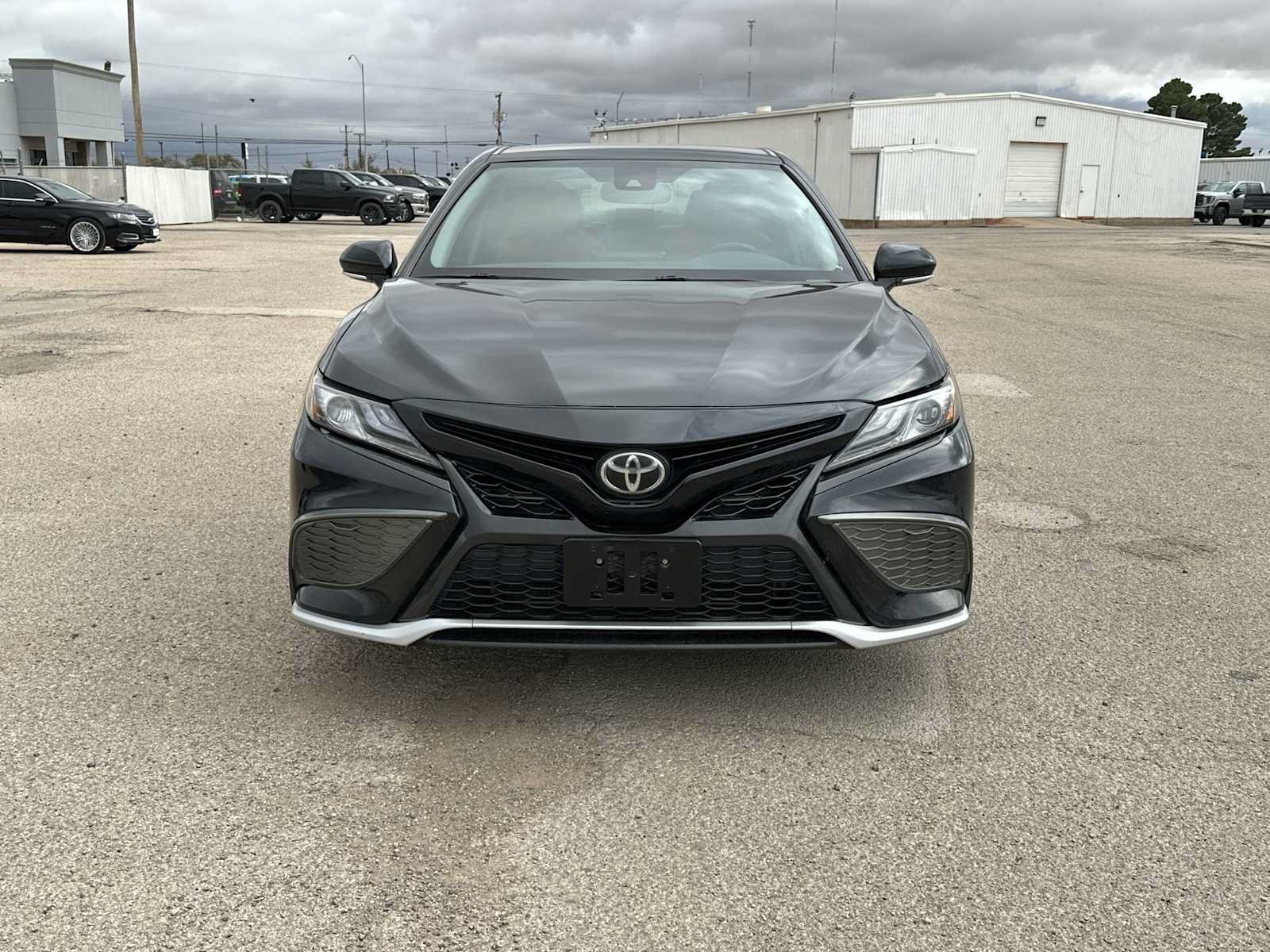 Used 2021 Toyota Camry XSE FWD image 14