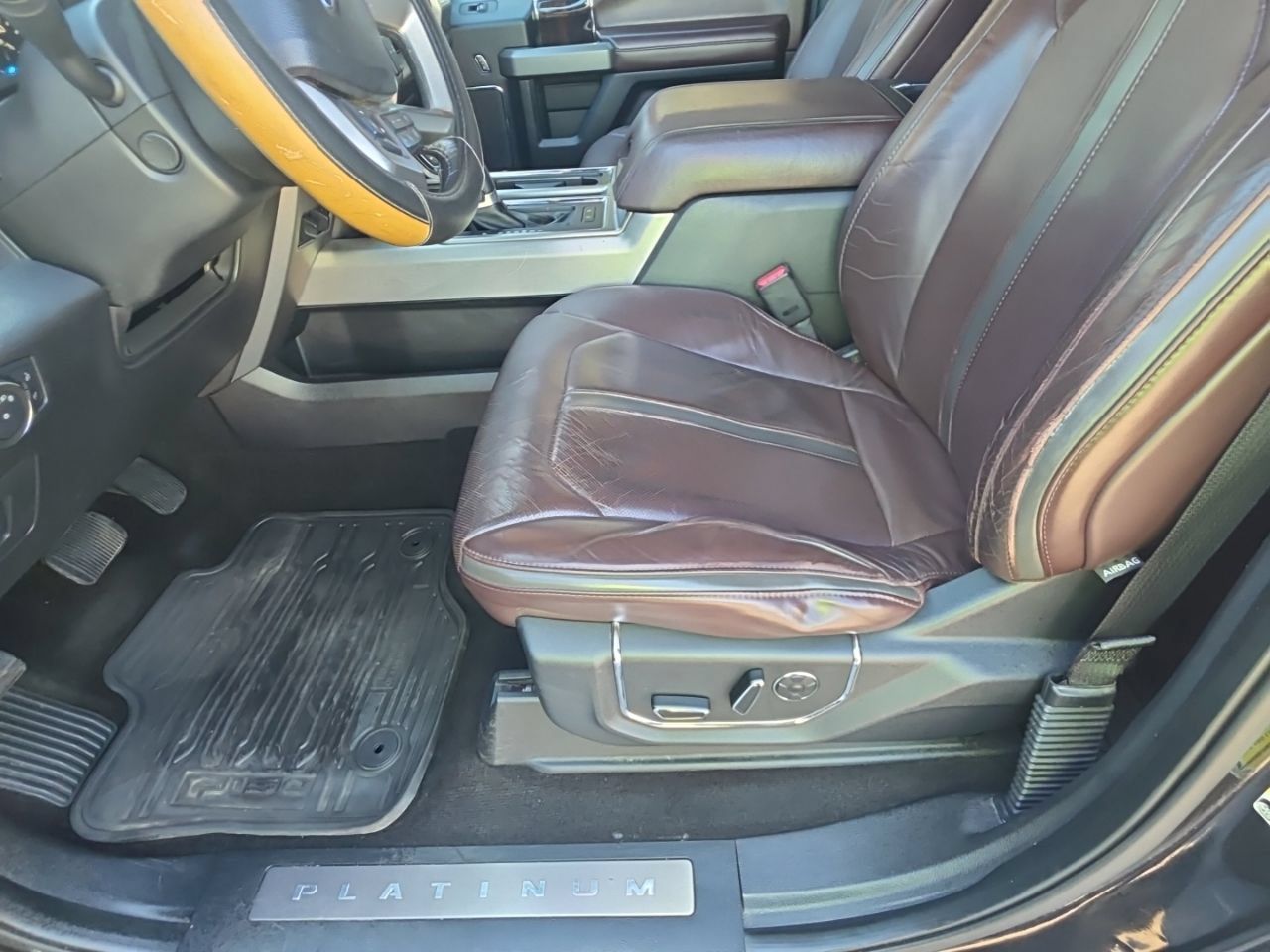 Used 2015 Ford F150 Platinum w/ Equipment Group 701A Luxury AWD/4WD image 16